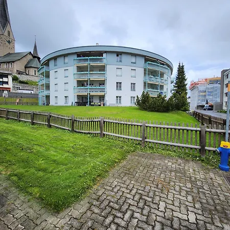 Grosszuegige 3 Schlafzimmer Mit Privatem Garten Neben Jakobshornbahn Apartment *