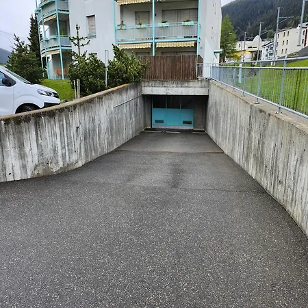 Grosszuegige 3 Schlafzimmer Mit Privatem Garten Neben Jakobshornbahn Davos