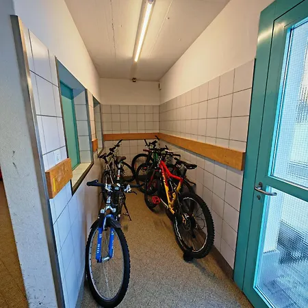Grosszuegige 3 Schlafzimmer Mit Privatem Garten Neben Jakobshornbahn Apartment