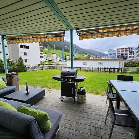 Grosszuegige 3 Schlafzimmer Mit Privatem Garten Neben Jakobshornbahn Apartment Davos