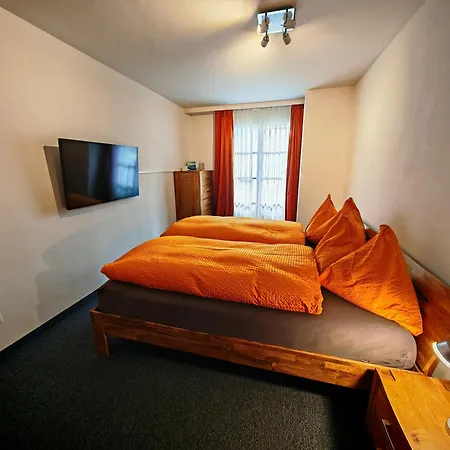 Grosszuegige 3 Schlafzimmer Mit Privatem Garten Neben Jakobshornbahn Apartament Davos