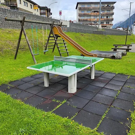Grosszuegige 3 Schlafzimmer Mit Privatem Garten Neben Jakobshornbahn