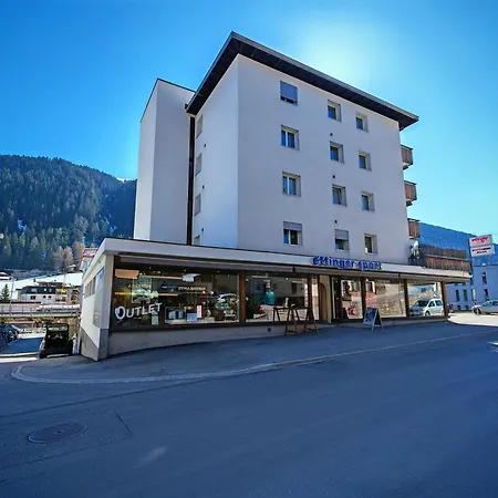 Grosszuegige 3 Schlafzimmer Mit Privatem Garten Neben Jakobshornbahn Apartament Davos