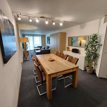 Grosszuegige 3 Schlafzimmer Mit Privatem Garten Neben Jakobshornbahn Davos