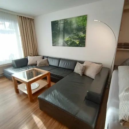 Grosszuegige 3 Schlafzimmer Mit Privatem Garten Neben Jakobshornbahn * Davos