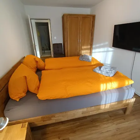 Grosszuegige 3 Schlafzimmer Mit Privatem Garten Neben Jakobshornbahn Apartment Davos