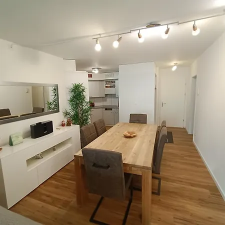 Grosszuegige 3 Schlafzimmer Mit Privatem Garten Neben Jakobshornbahn Apartment