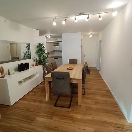 Grosszuegige 3 Schlafzimmer Mit Privatem Garten Neben Jakobshornbahn Apartment